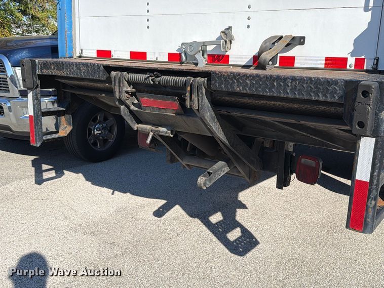 image for item FT6462 2003 International 4300SBA box truck