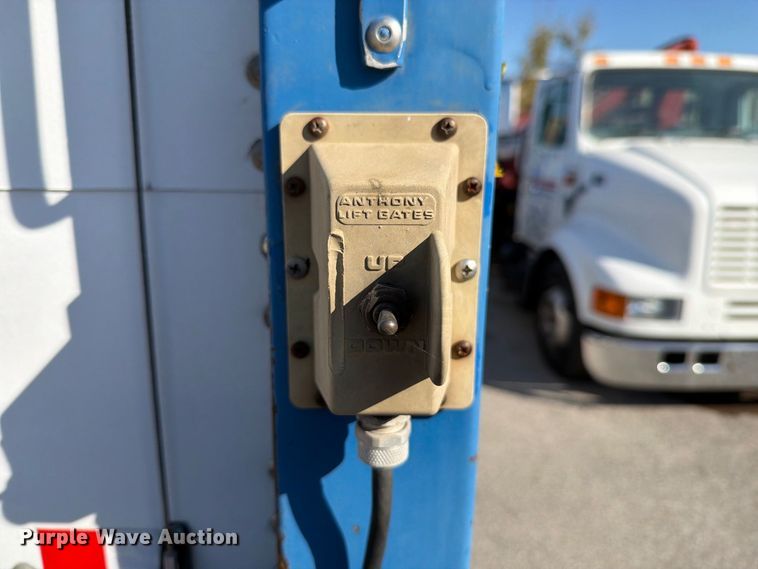 image for item FT6462 2003 International 4300SBA box truck