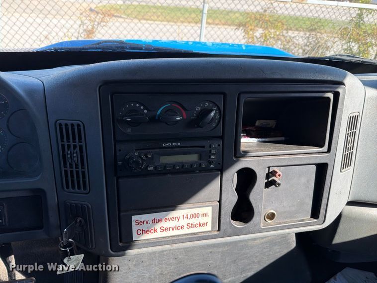 image for item FT6462 2003 International 4300SBA box truck