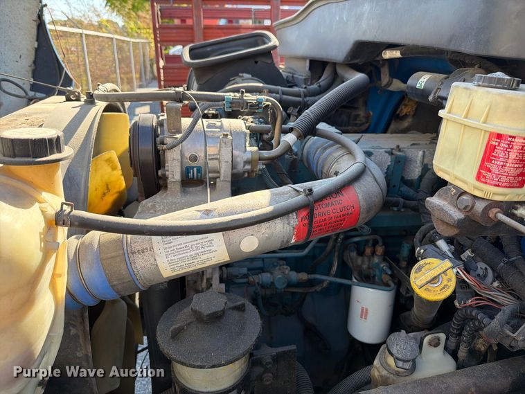 image for item FT6462 2003 International 4300SBA box truck