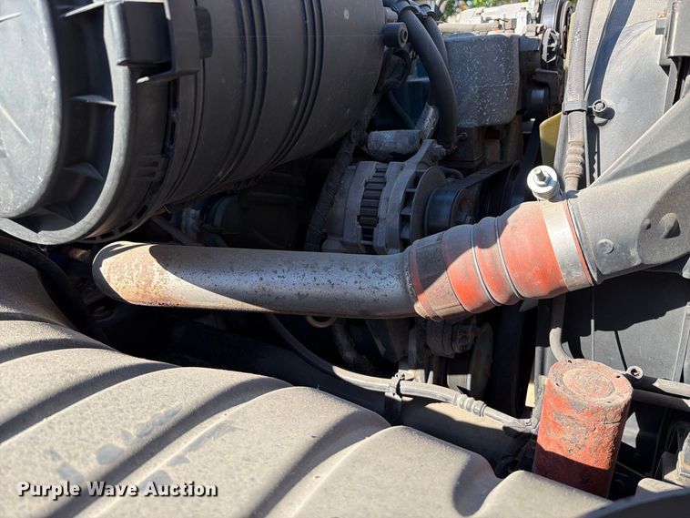 image for item FT6462 2003 International 4300SBA box truck