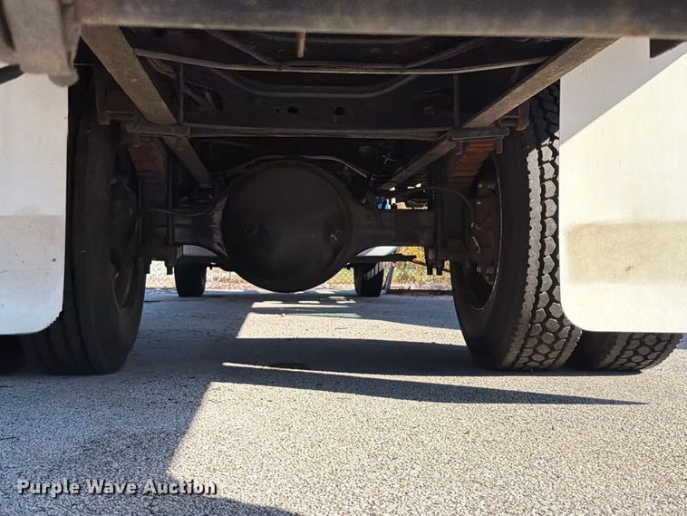 image for item FT6462 2003 International 4300SBA box truck