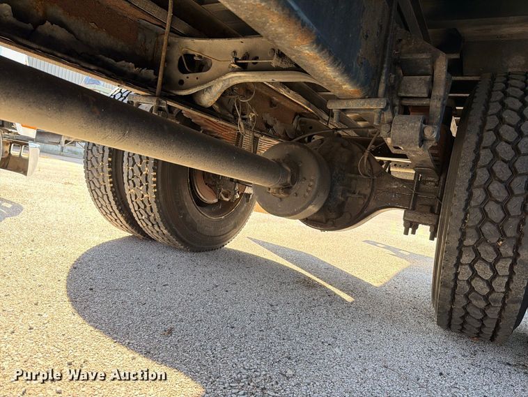 image for item FT6462 2003 International 4300SBA box truck