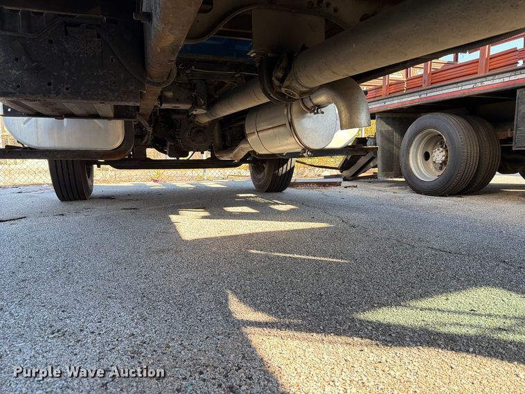 image for item FT6462 2003 International 4300SBA box truck