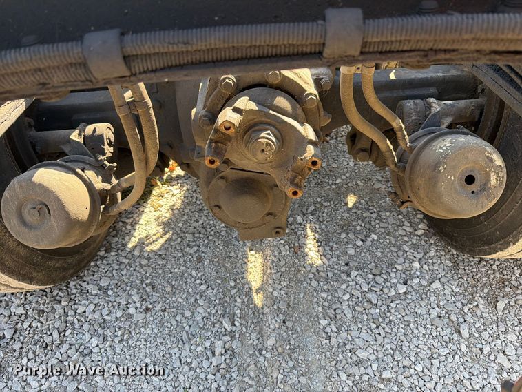 image for item FT6464 2015 Freightliner Columbia truck cab and chassis