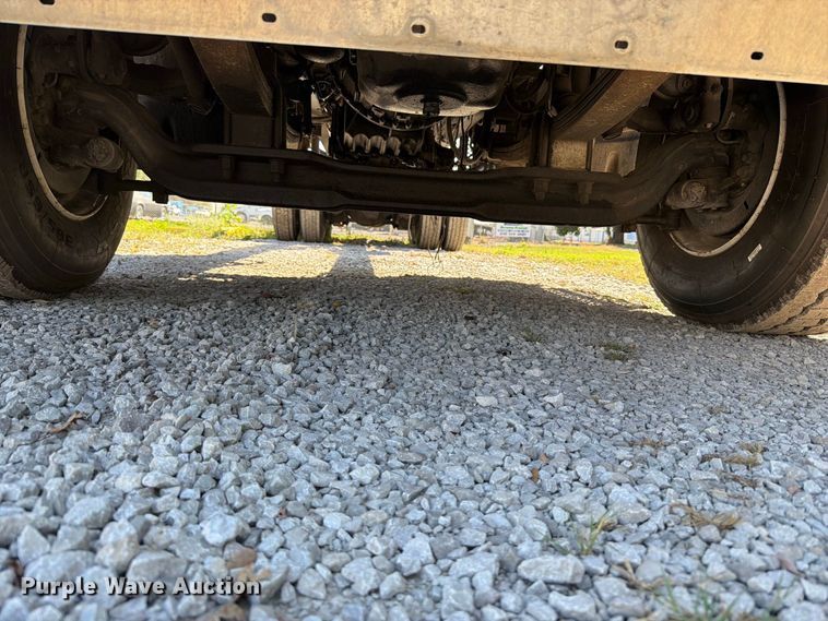 image for item FT6464 2015 Freightliner Columbia truck cab and chassis