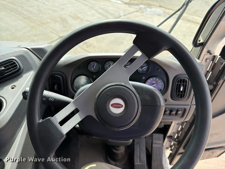 image for item FT6728 2015 Peterbilt 320 refuse truck