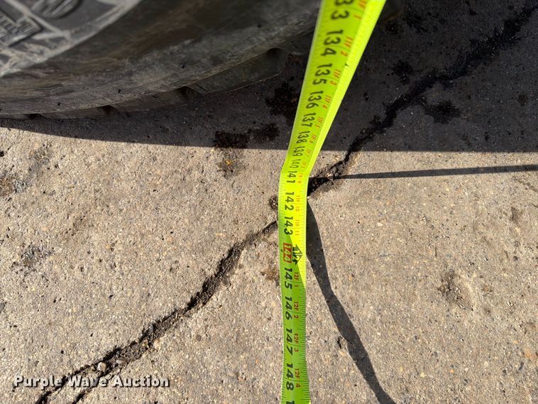 image for item FT6729 2018 Peterbilt 320 refuse truck