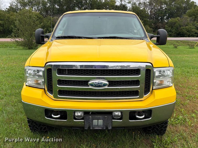 image for item FT6801 2005 Ford F350 Super Duty Amarillo Crew Cab pickup truck