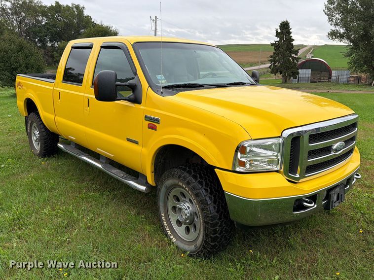 image for item FT6801 2005 Ford F350 Super Duty Amarillo Crew Cab pickup truck