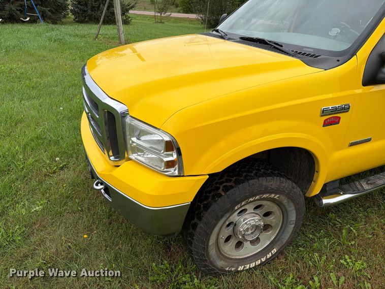 image for item FT6801 2005 Ford F350 Super Duty Amarillo Crew Cab pickup truck