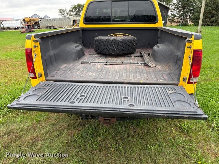 image for item FT6801 2005 Ford F350 Super Duty Amarillo Crew Cab pickup truck
