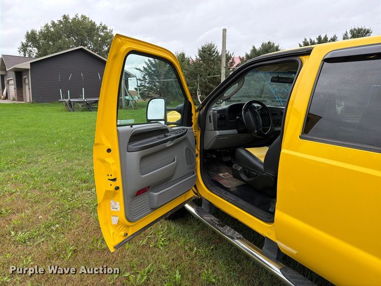 image for item FT6801 2005 Ford F350 Super Duty Amarillo Crew Cab pickup truck