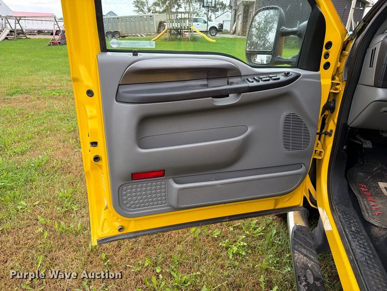 image for item FT6801 2005 Ford F350 Super Duty Amarillo Crew Cab pickup truck