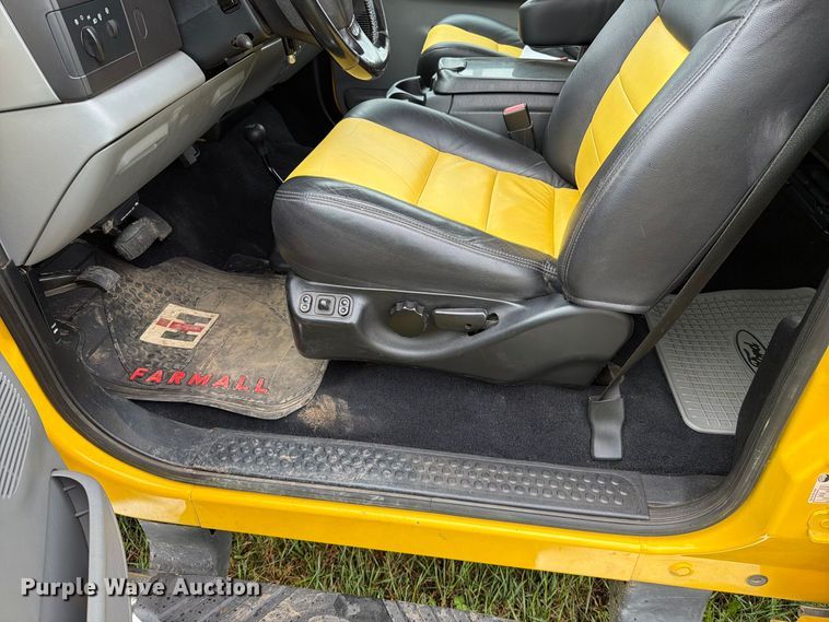 image for item FT6801 2005 Ford F350 Super Duty Amarillo Crew Cab pickup truck