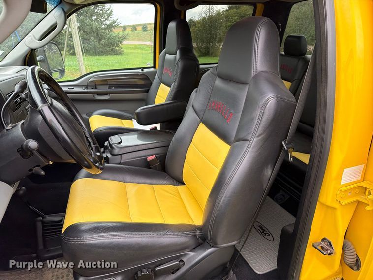 image for item FT6801 2005 Ford F350 Super Duty Amarillo Crew Cab pickup truck