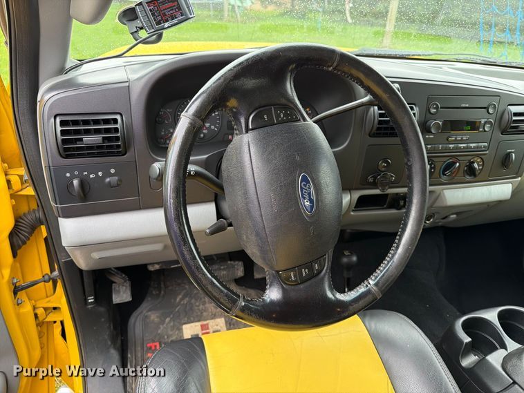 image for item FT6801 2005 Ford F350 Super Duty Amarillo Crew Cab pickup truck