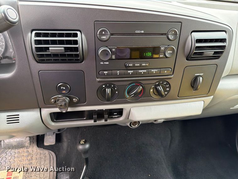 image for item FT6801 2005 Ford F350 Super Duty Amarillo Crew Cab pickup truck