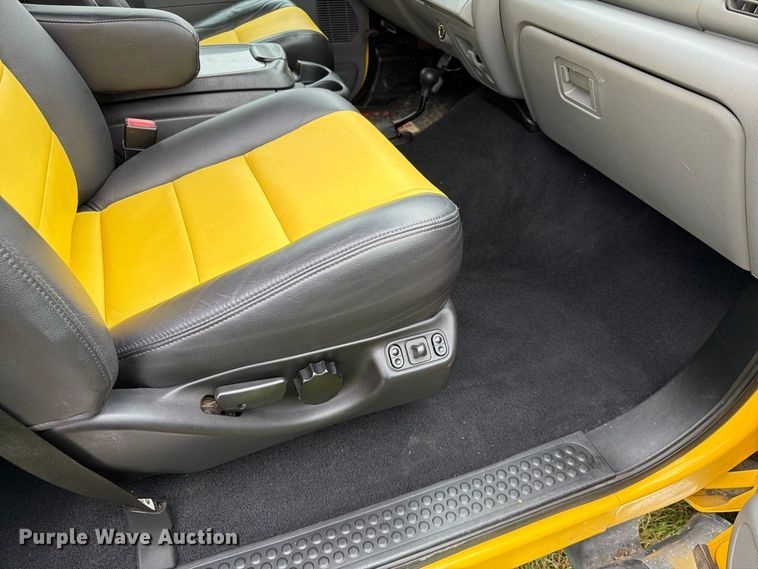 image for item FT6801 2005 Ford F350 Super Duty Amarillo Crew Cab pickup truck