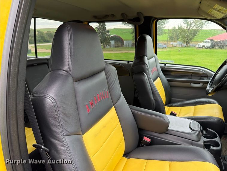 image for item FT6801 2005 Ford F350 Super Duty Amarillo Crew Cab pickup truck