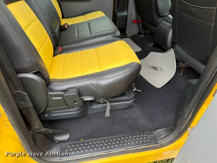 image for item FT6801 2005 Ford F350 Super Duty Amarillo Crew Cab pickup truck