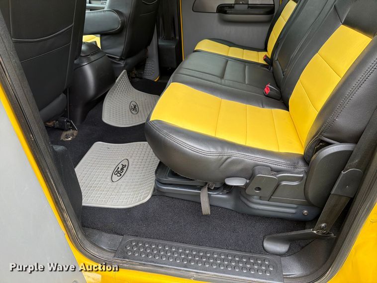 image for item FT6801 2005 Ford F350 Super Duty Amarillo Crew Cab pickup truck