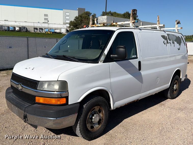 image for item FT6845 2007 Chevrolet Express 2500 van