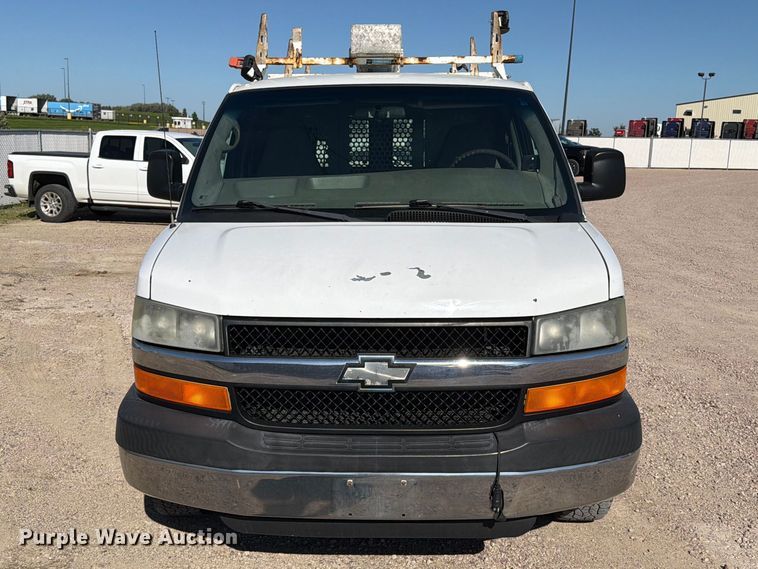image for item FT6845 2007 Chevrolet Express 2500 van