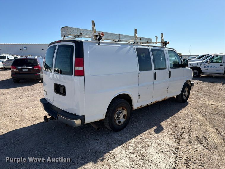 image for item FT6845 2007 Chevrolet Express 2500 van