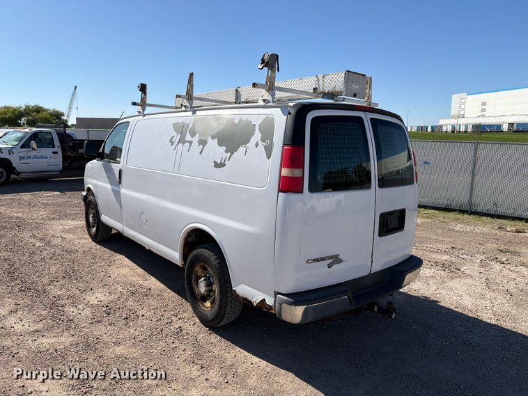 image for item FT6845 2007 Chevrolet Express 2500 van