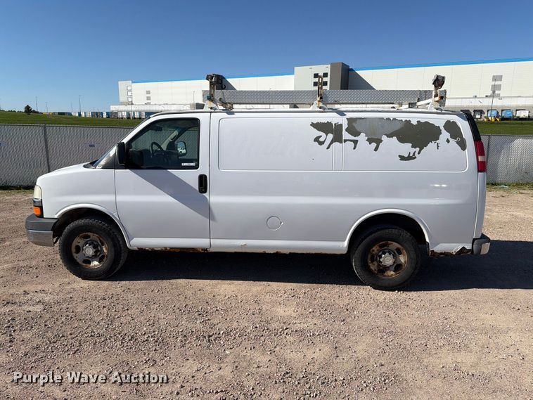 image for item FT6845 2007 Chevrolet Express 2500 van