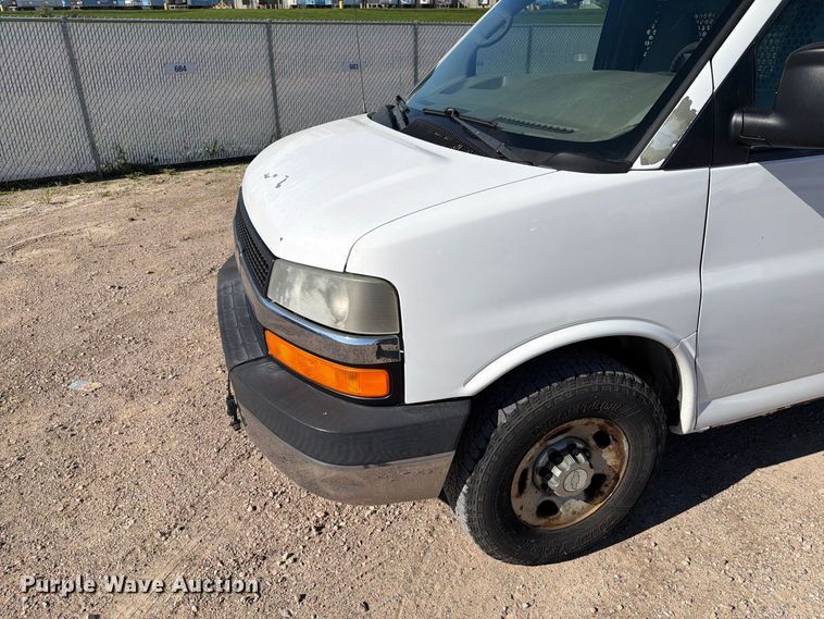 image for item FT6845 2007 Chevrolet Express 2500 van