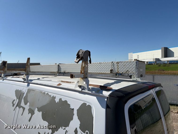 image for item FT6845 2007 Chevrolet Express 2500 van