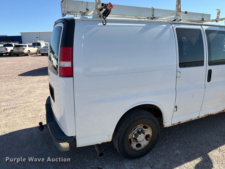 image for item FT6845 2007 Chevrolet Express 2500 van