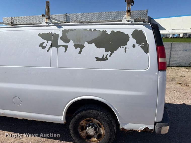 image for item FT6845 2007 Chevrolet Express 2500 van