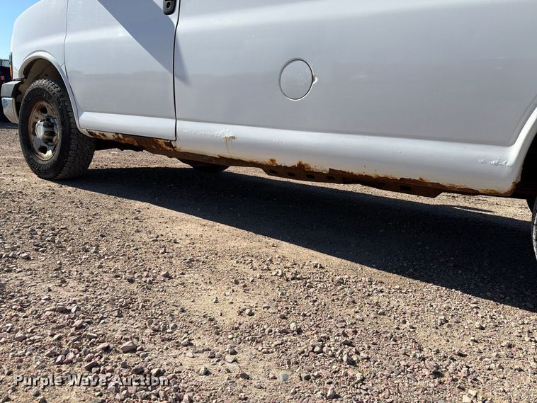 image for item FT6845 2007 Chevrolet Express 2500 van