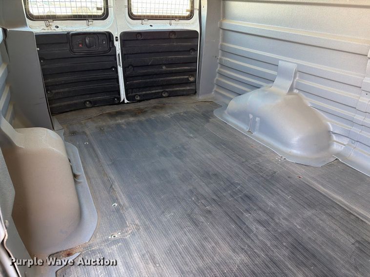 image for item FT6845 2007 Chevrolet Express 2500 van