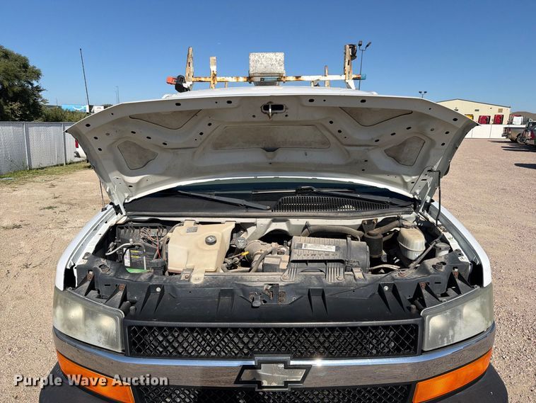 image for item FT6845 2007 Chevrolet Express 2500 van