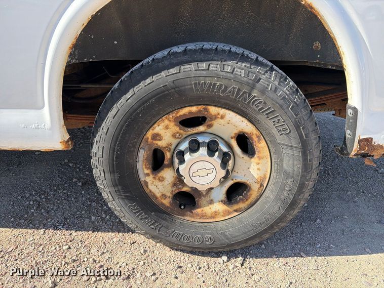 image for item FT6845 2007 Chevrolet Express 2500 van