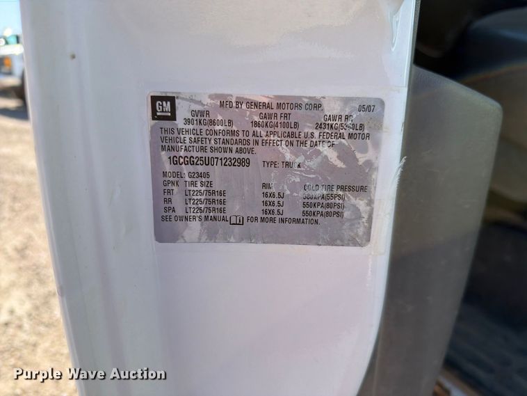 image for item FT6845 2007 Chevrolet Express 2500 van