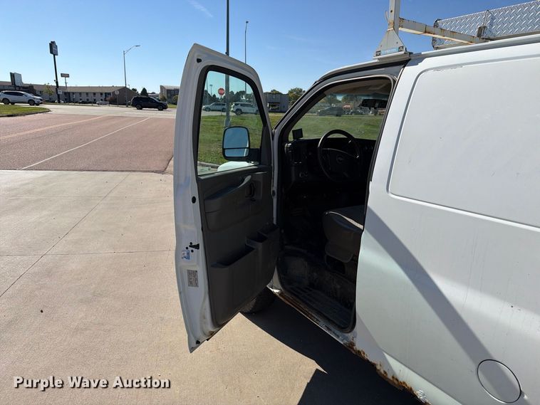 image for item FT6863 2009 Chevrolet Express 2500 