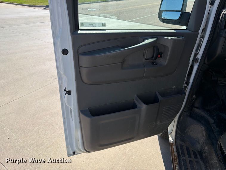 image for item FT6863 2009 Chevrolet Express 2500 