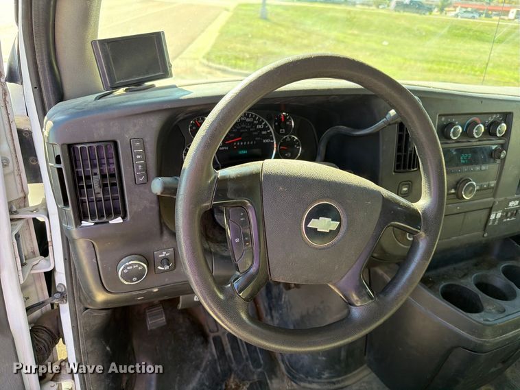image for item FT6863 2009 Chevrolet Express 2500 