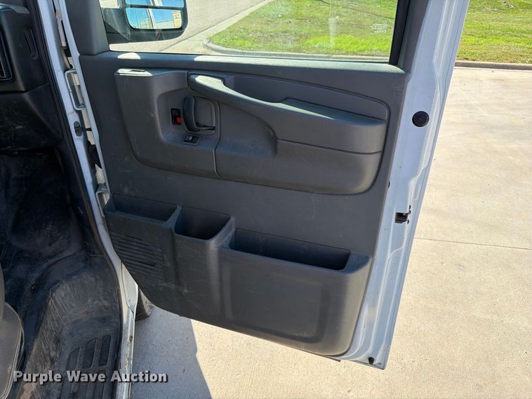 image for item FT6863 2009 Chevrolet Express 2500 