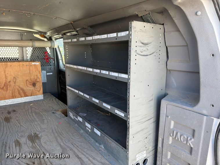 image for item FT6863 2009 Chevrolet Express 2500 