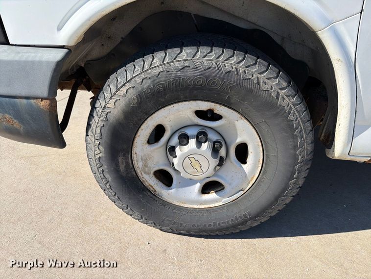 image for item FT6863 2009 Chevrolet Express 2500 