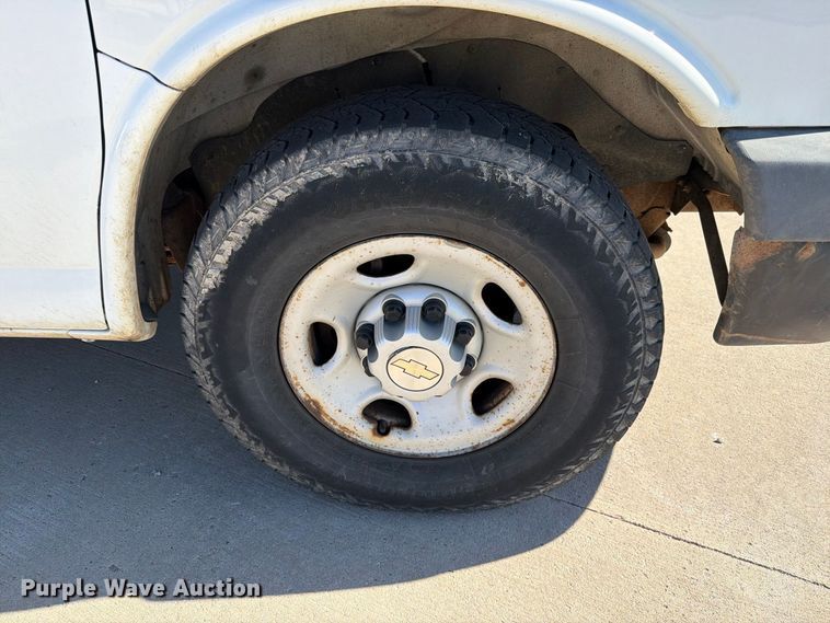 image for item FT6863 2009 Chevrolet Express 2500 