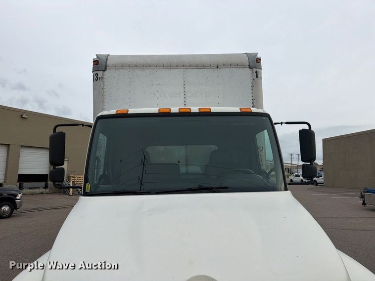 image for item FT7531 2009 Hino 268 box truck