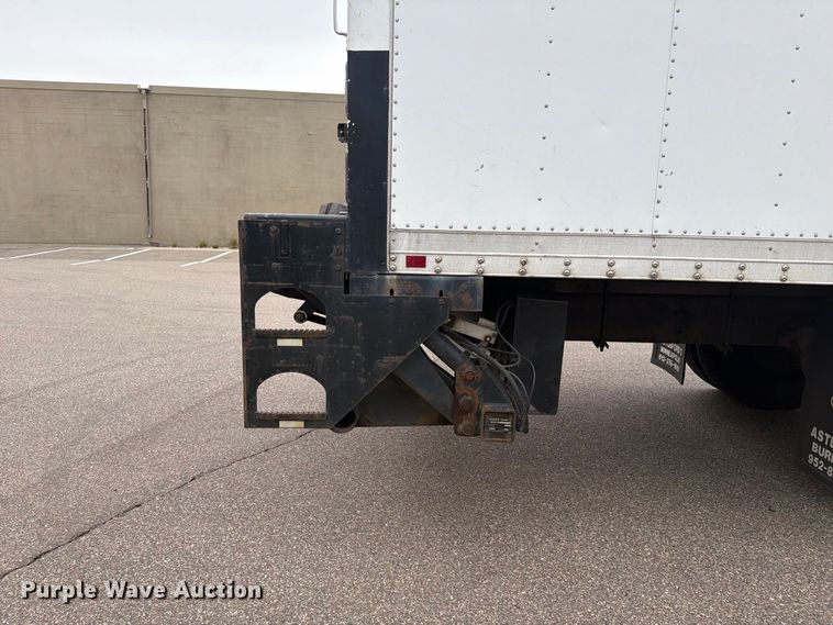 image for item FT7531 2009 Hino 268 box truck