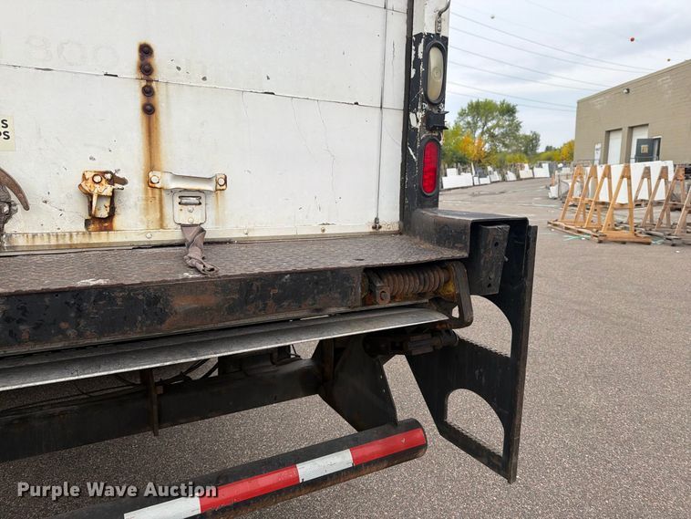 image for item FT7531 2009 Hino 268 box truck